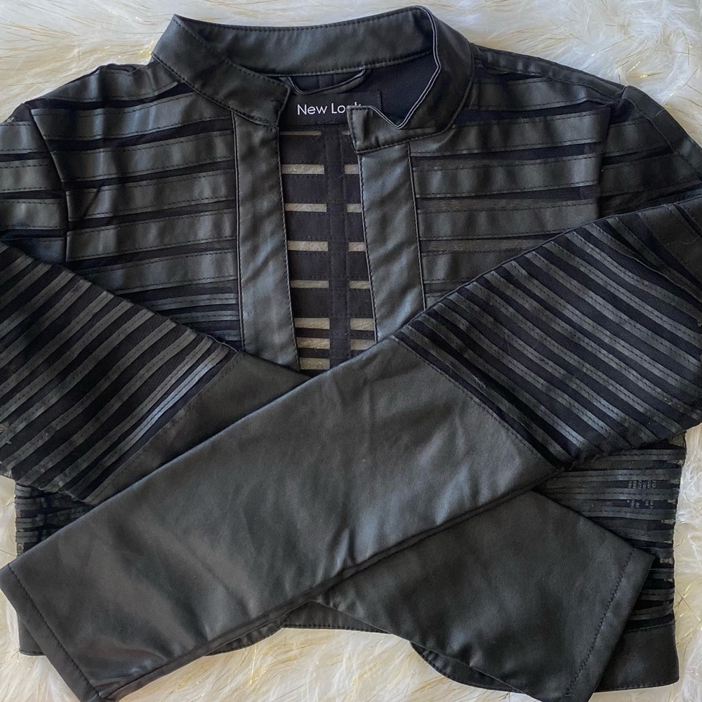 Black cropped jacket
